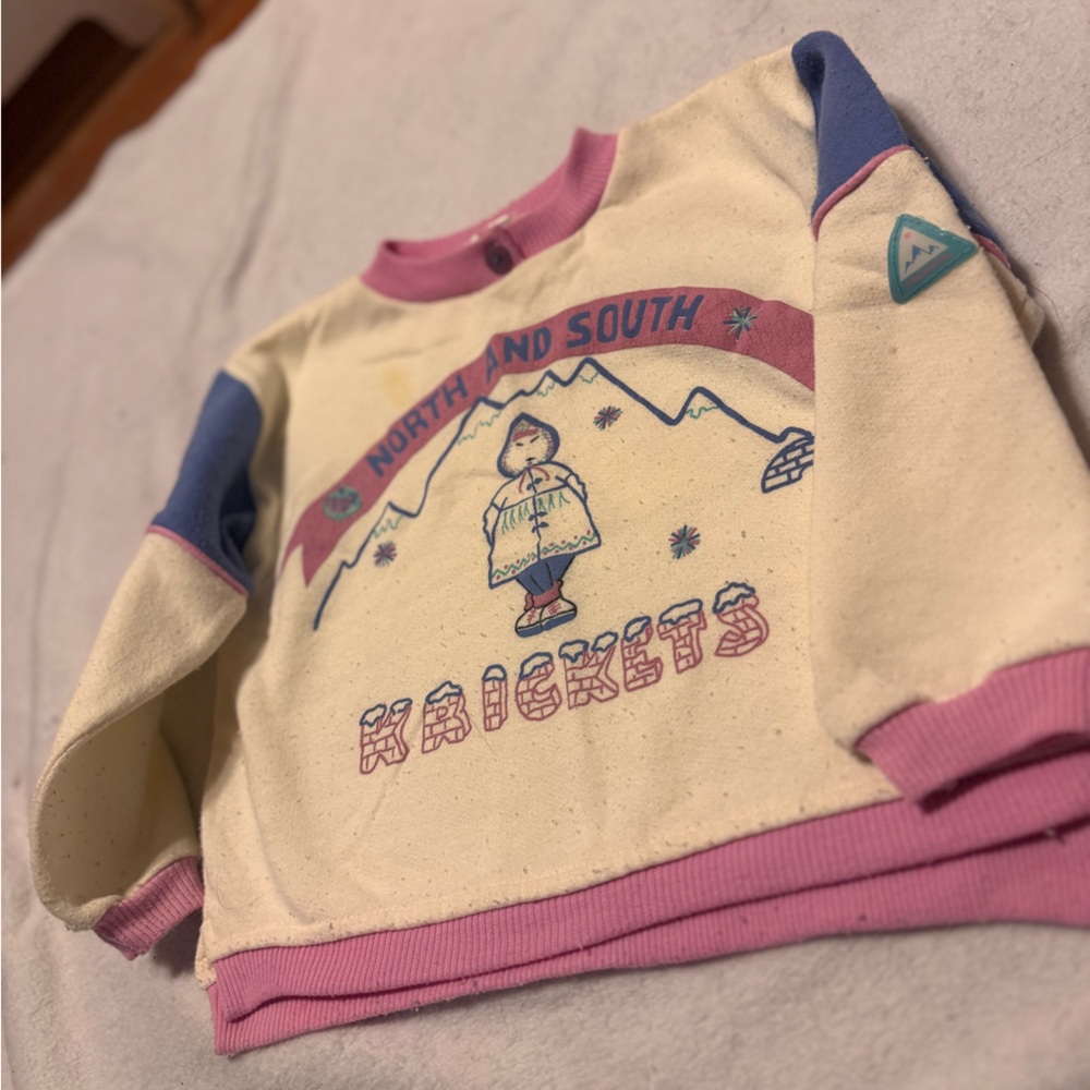 Vintage 90s Canadian Toddler Sweatshirt size 5 
Graphic print made in Canada